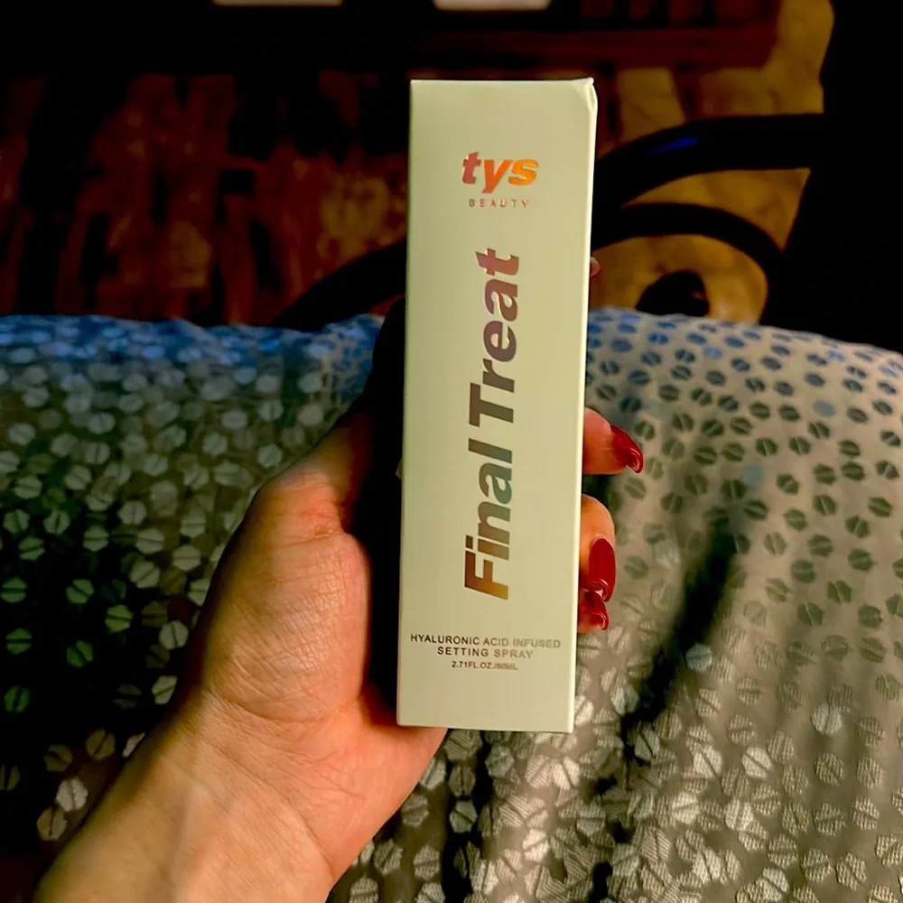 TYS Beauty Finale Treat Setting Spray - Picture 1 of 4